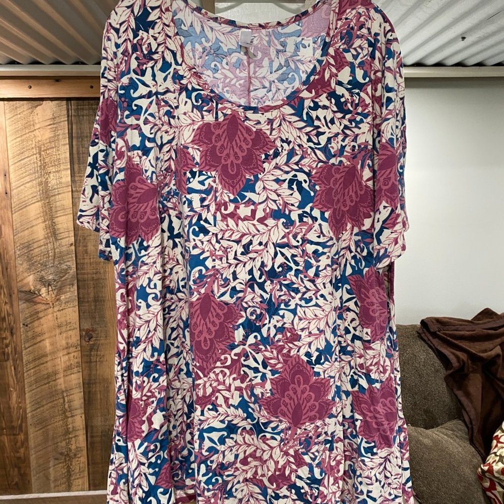 LulaRoe 3X Perfect T Shirt